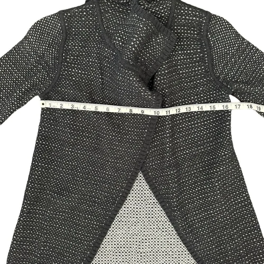 Lululemin Ivivva Hooded Cardigan Wrap Girls‎ 12 Heathered Grey Buttoned